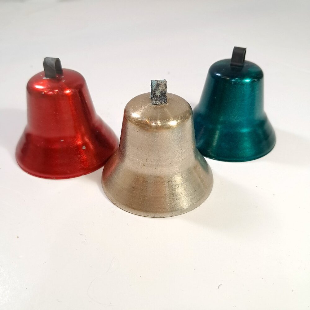 Vintage Carol Tone Bells made in USA Metal bells green‎ red silver Christmas